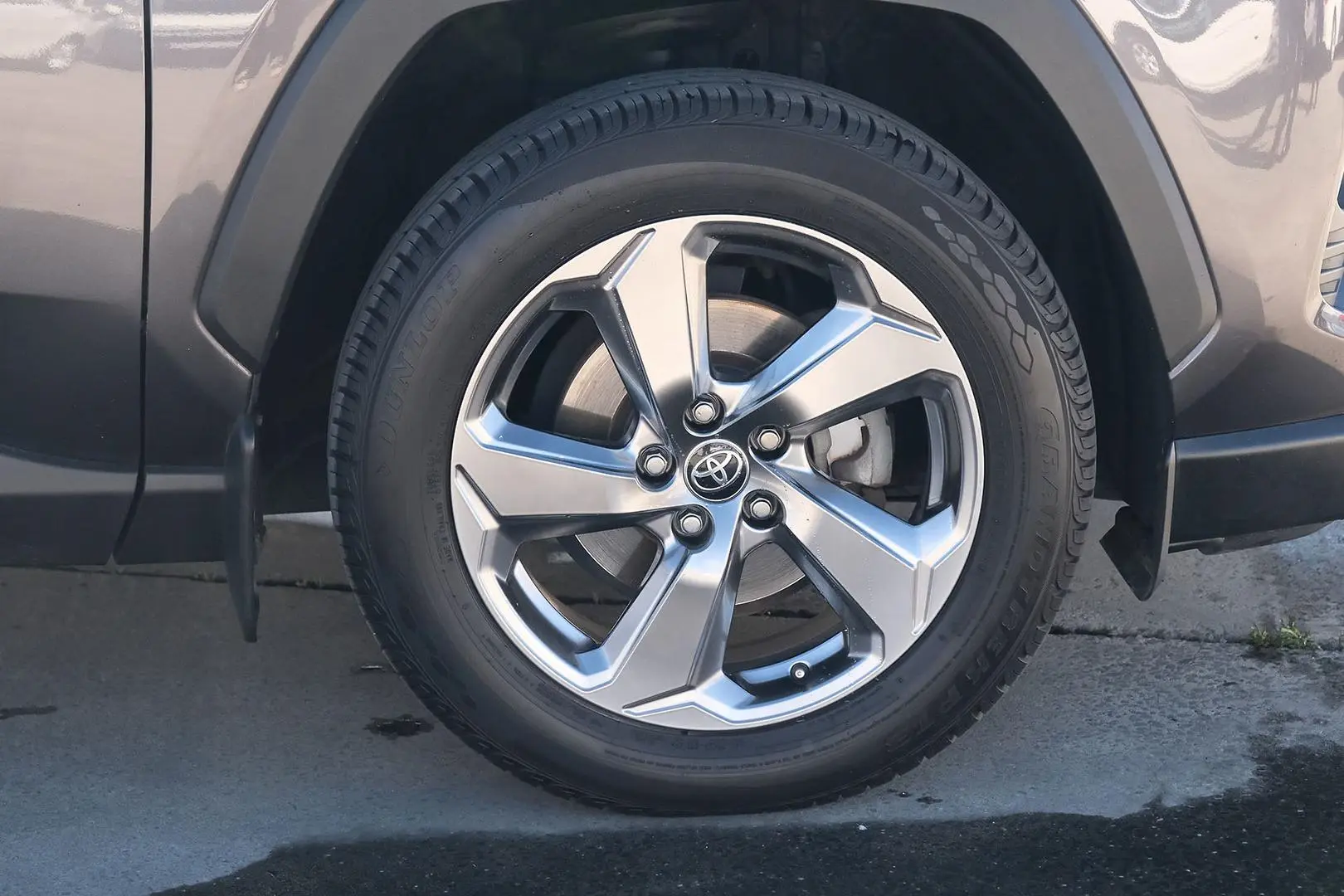 2020 Toyota RAV4 Gallery Image 6