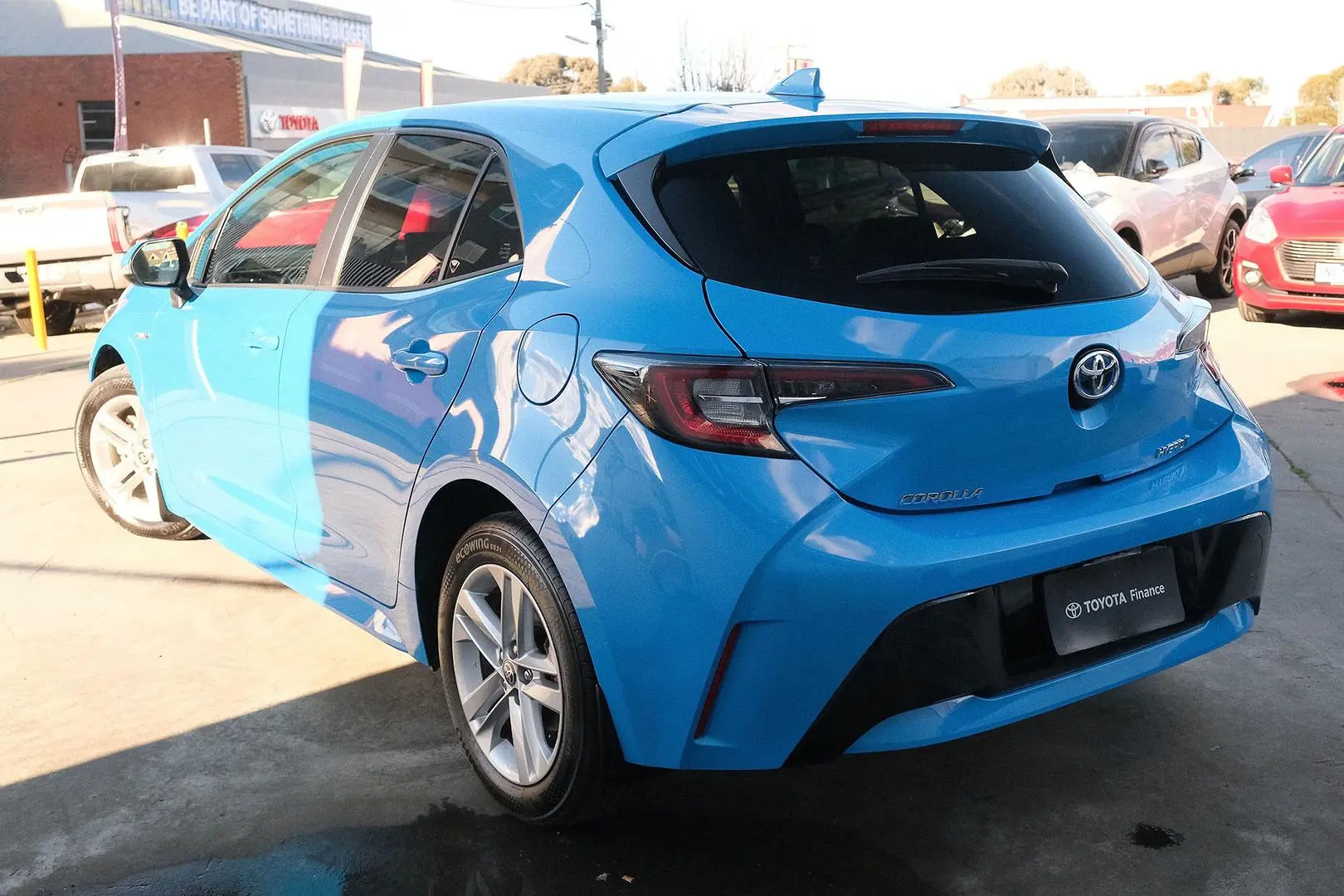 2020 Toyota Corolla Gallery Image 2
