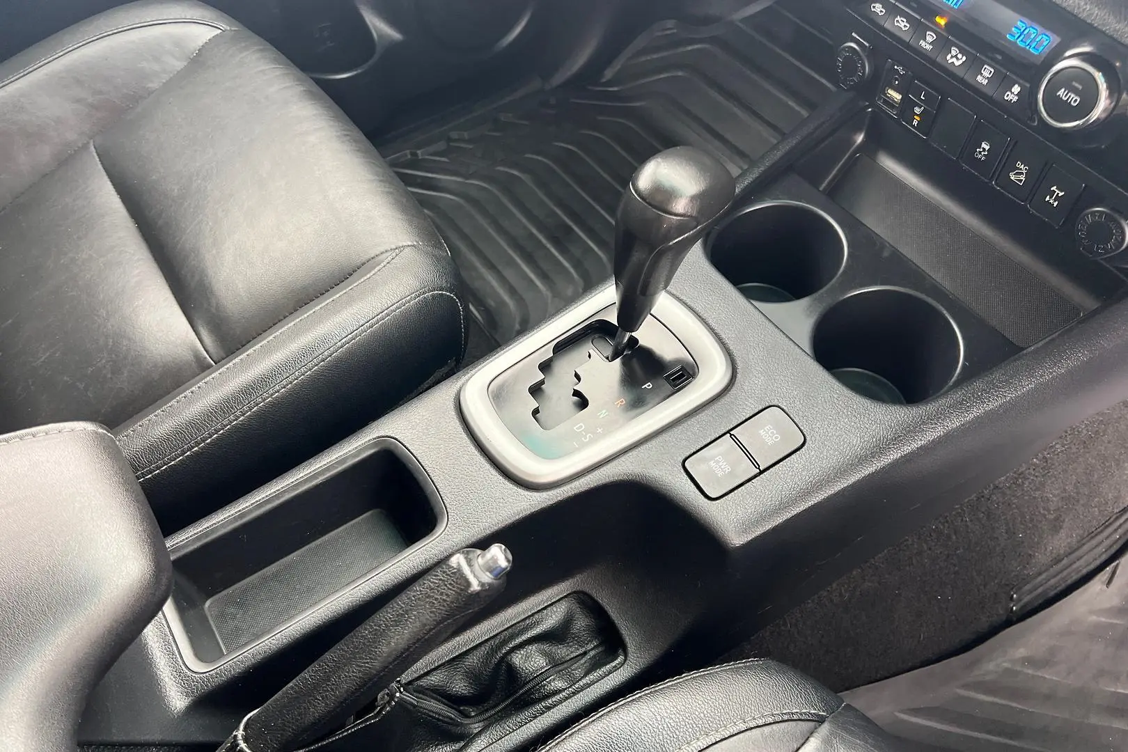 2018 Toyota Hilux Gallery Image 16
