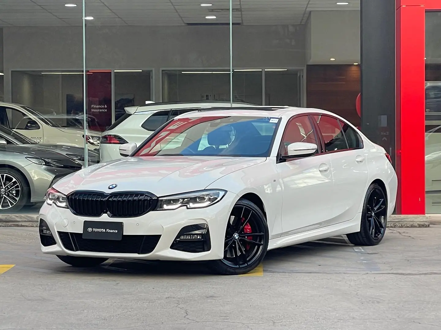 2022 BMW 3 Series Gallery Image 5
