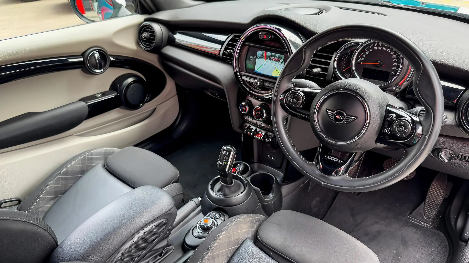 2018 Mini Convertible Gallery Image 4