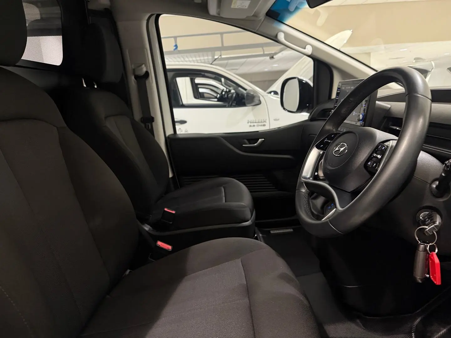 2023 Hyundai STARIA LOAD Gallery Image 13