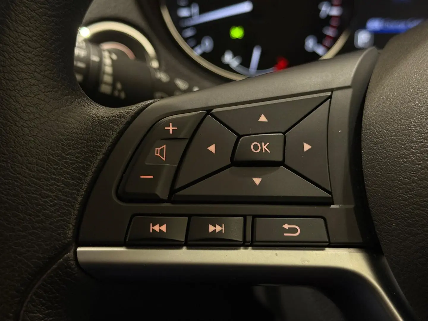 2020 Nissan X-TRAIL Gallery Image 20