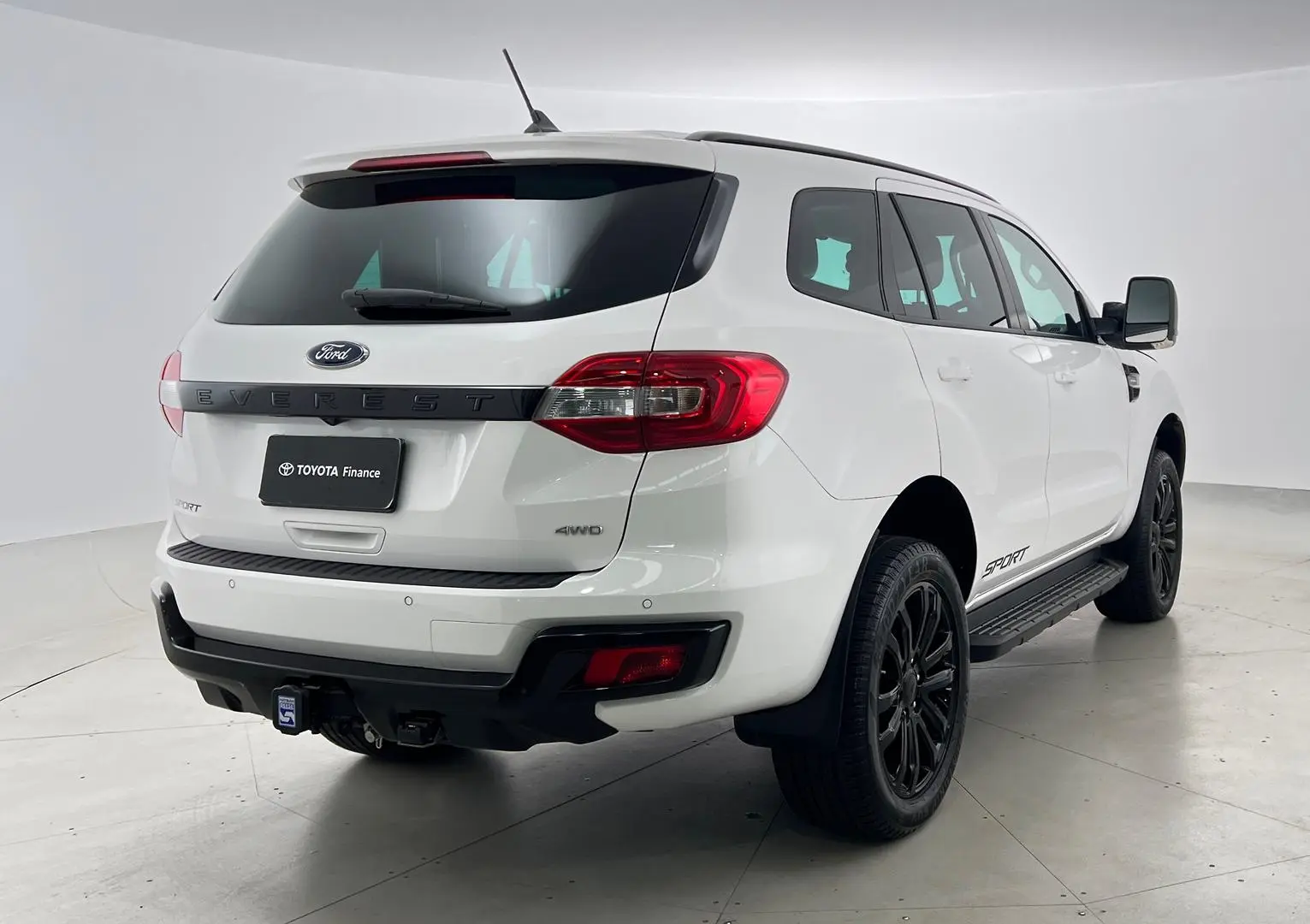 2021 Ford Everest Gallery Image 4