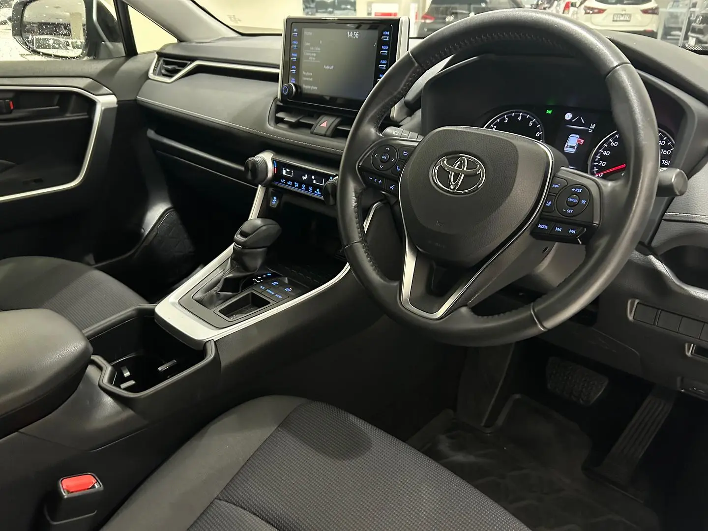 2022 Toyota RAV4 Gallery Image 11