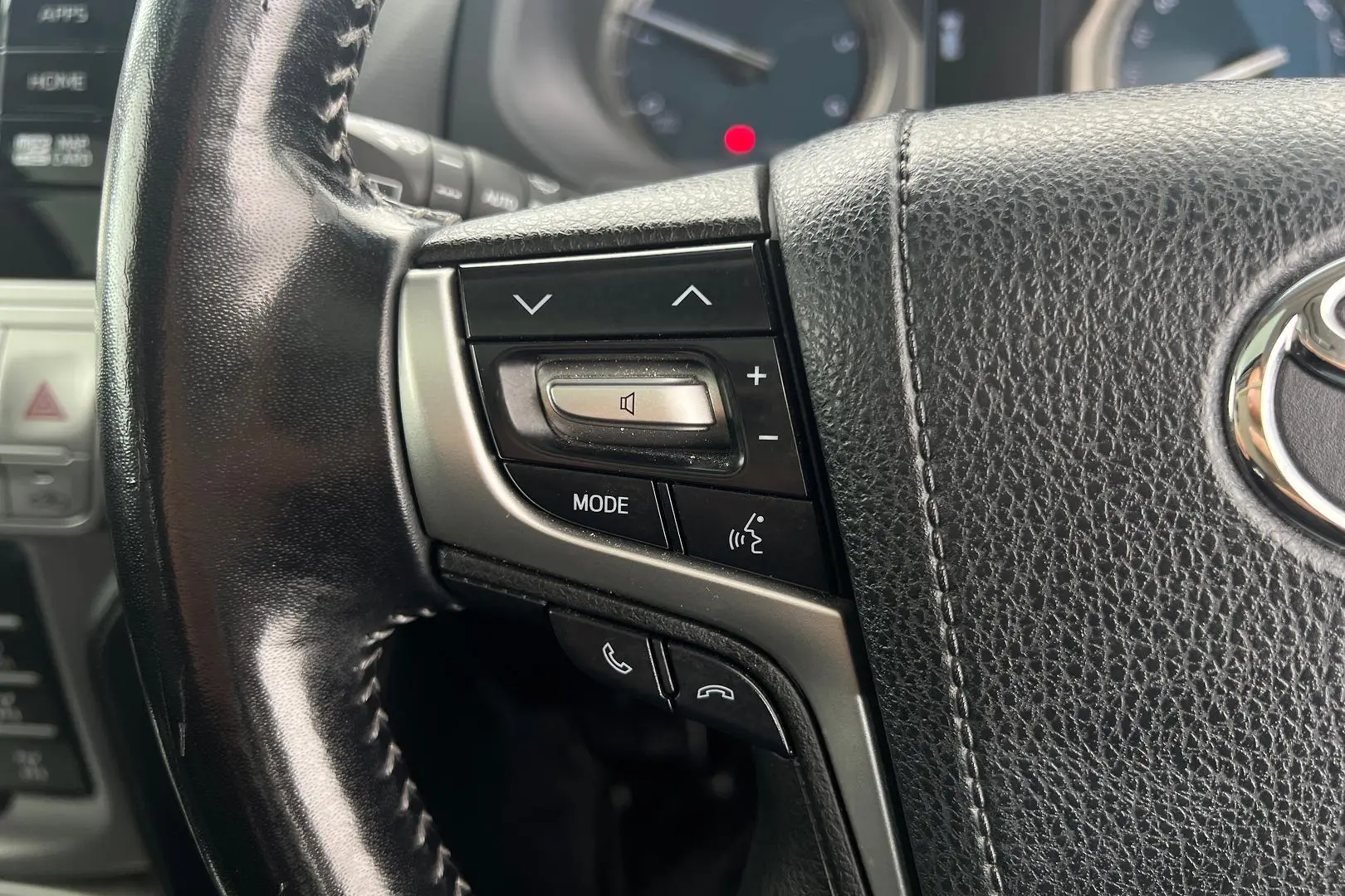 2018 Toyota Landcruiser Prado Gallery Image 16