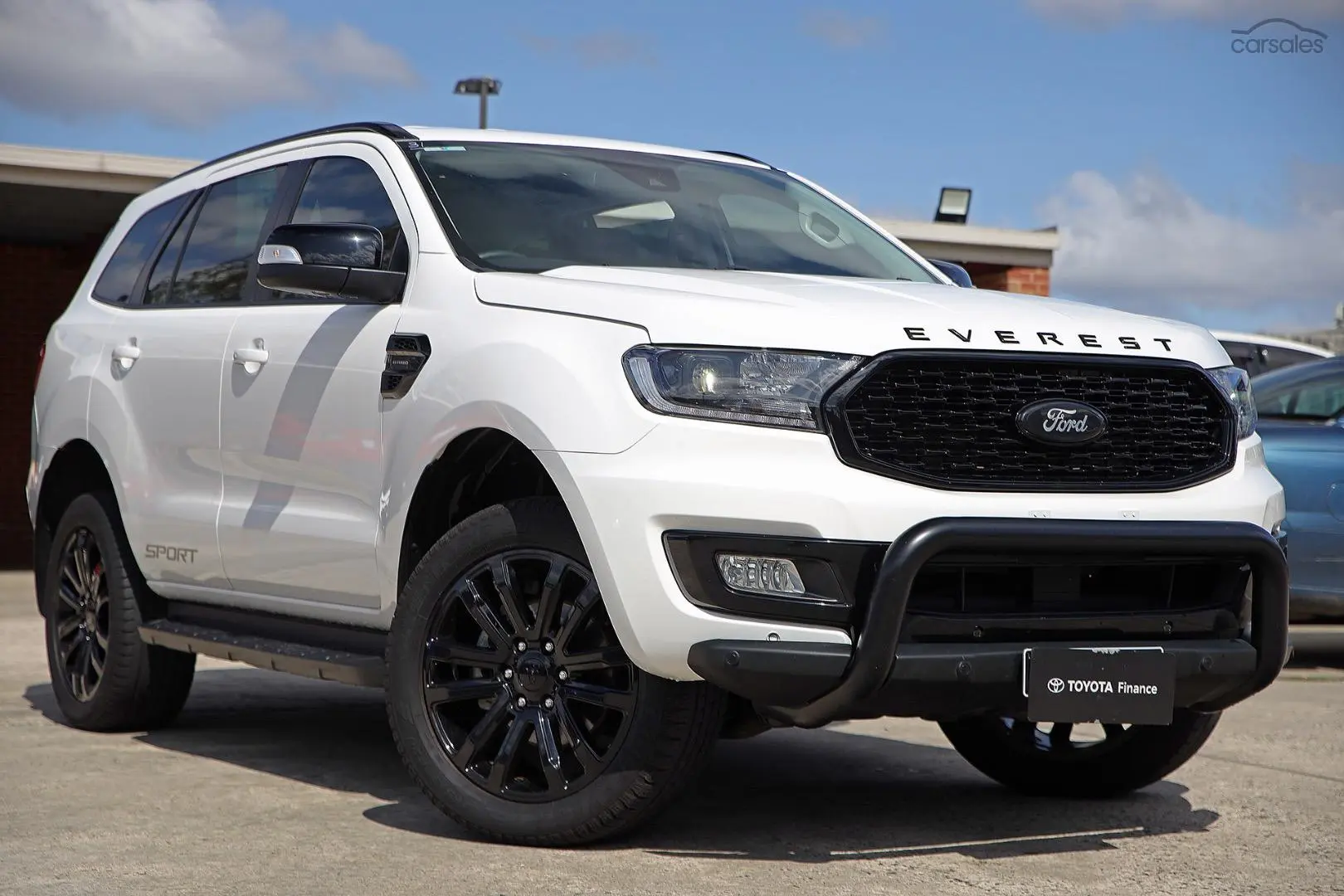 2022 Ford Everest Image 1