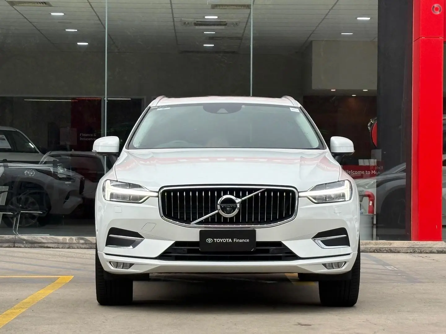 2019 Volvo XC60 Gallery Image 7