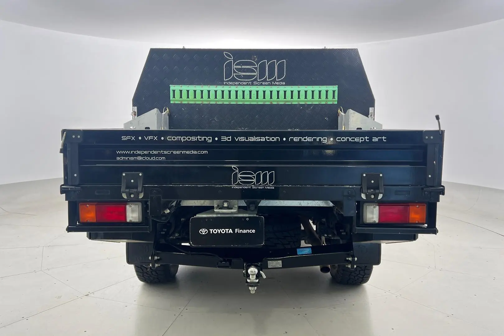 2022 Toyota Hilux Gallery Image 7