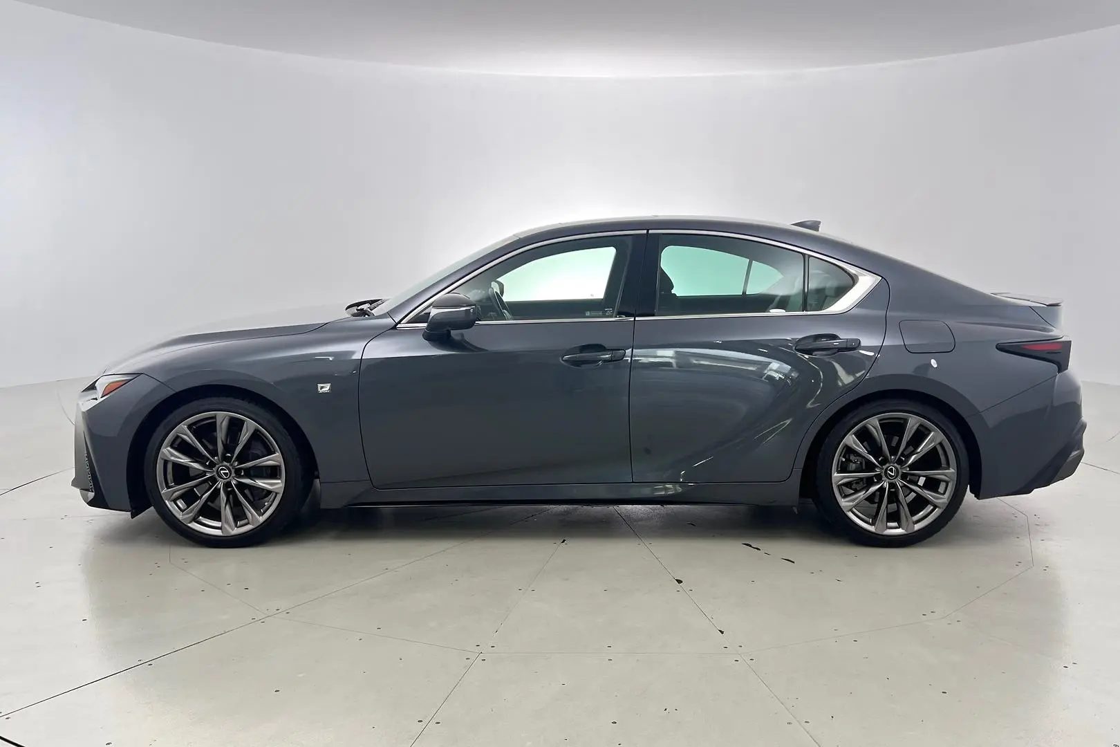 2021 Lexus IS Gallery Image 8