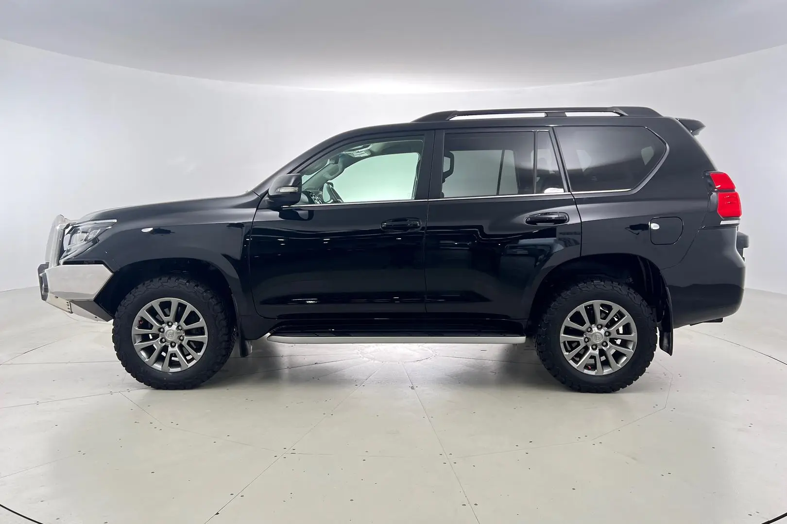2018 Toyota Landcruiser Prado Gallery Image 8