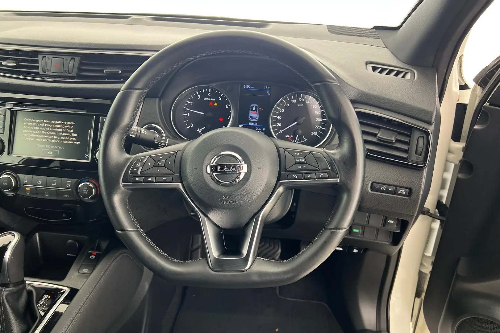 2020 Nissan QASHQAI Gallery Image 14