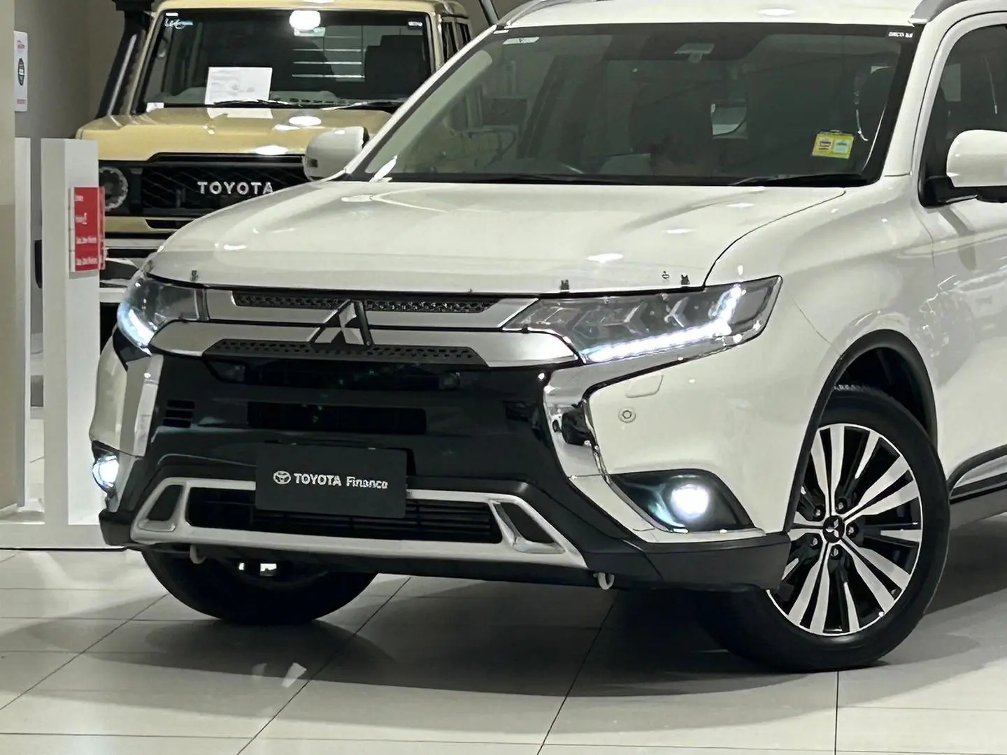 2021 Mitsubishi Outlander Gallery Image 7