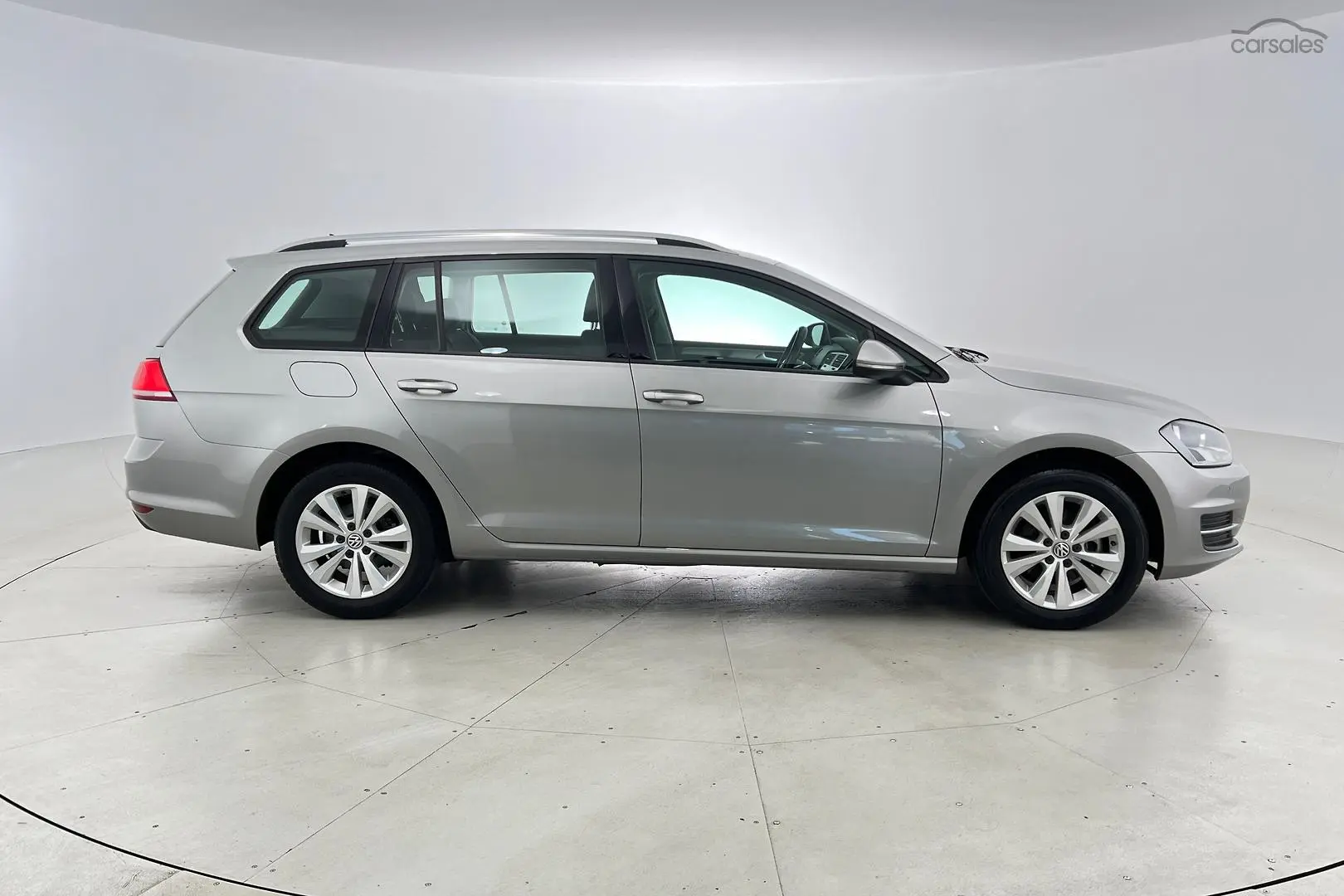 2016 Volkswagen Golf Image 3