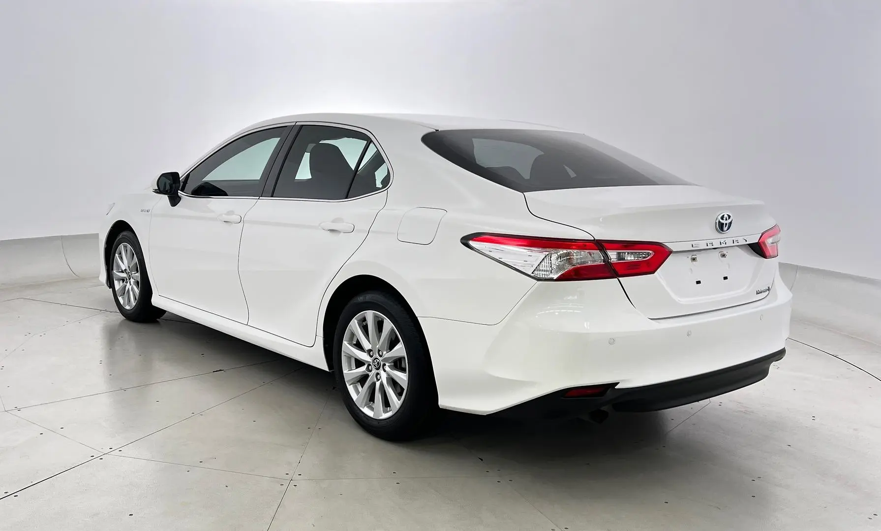 2019 Toyota Camry Image 7