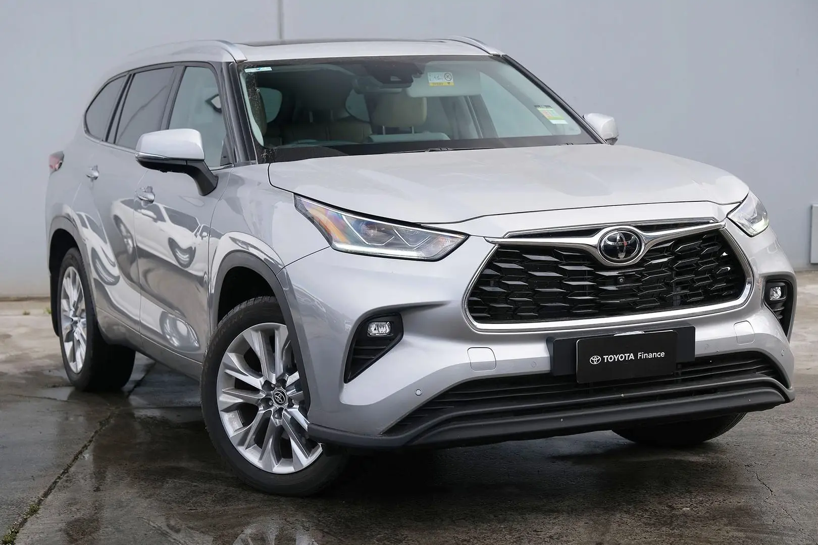 2023 Toyota Kluger Gallery Image 1