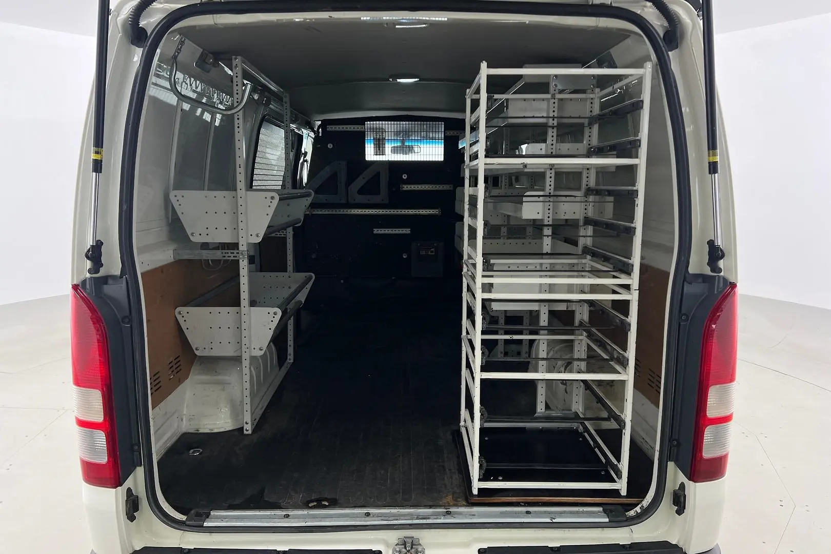 2018 Toyota Hiace Gallery Image 9