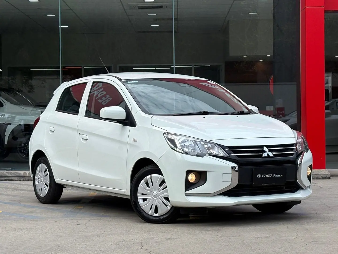 2020 Mitsubishi Mirage Gallery Image 1