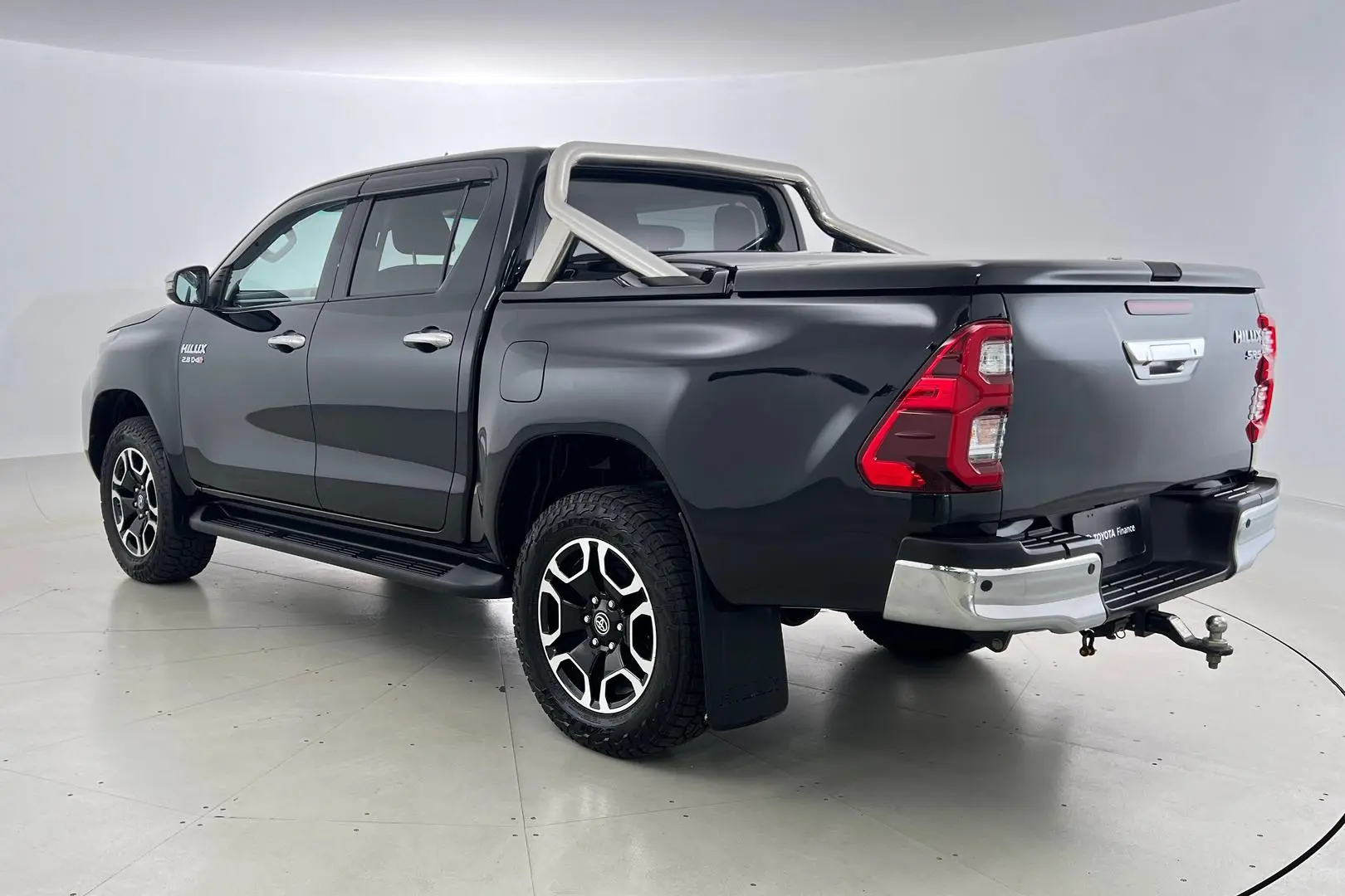 2020 Toyota Hilux Gallery Image 2