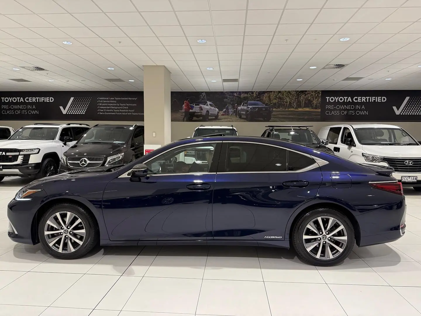 2020 Lexus ES Gallery Image 6