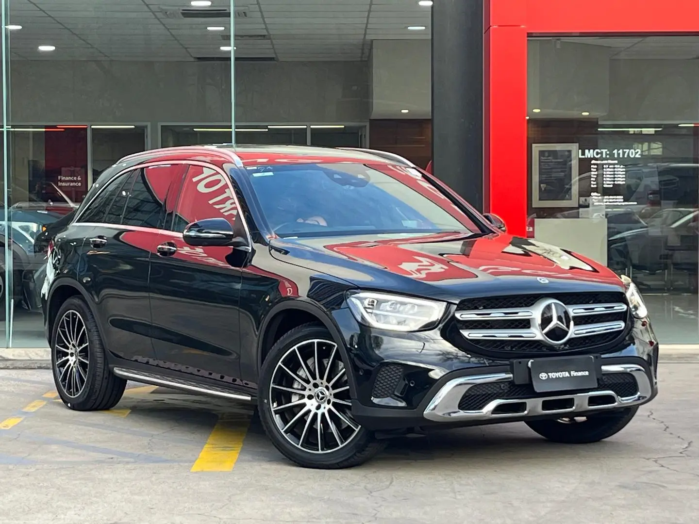 2022 Mercedes-Benz GLC-Class Gallery Image 1