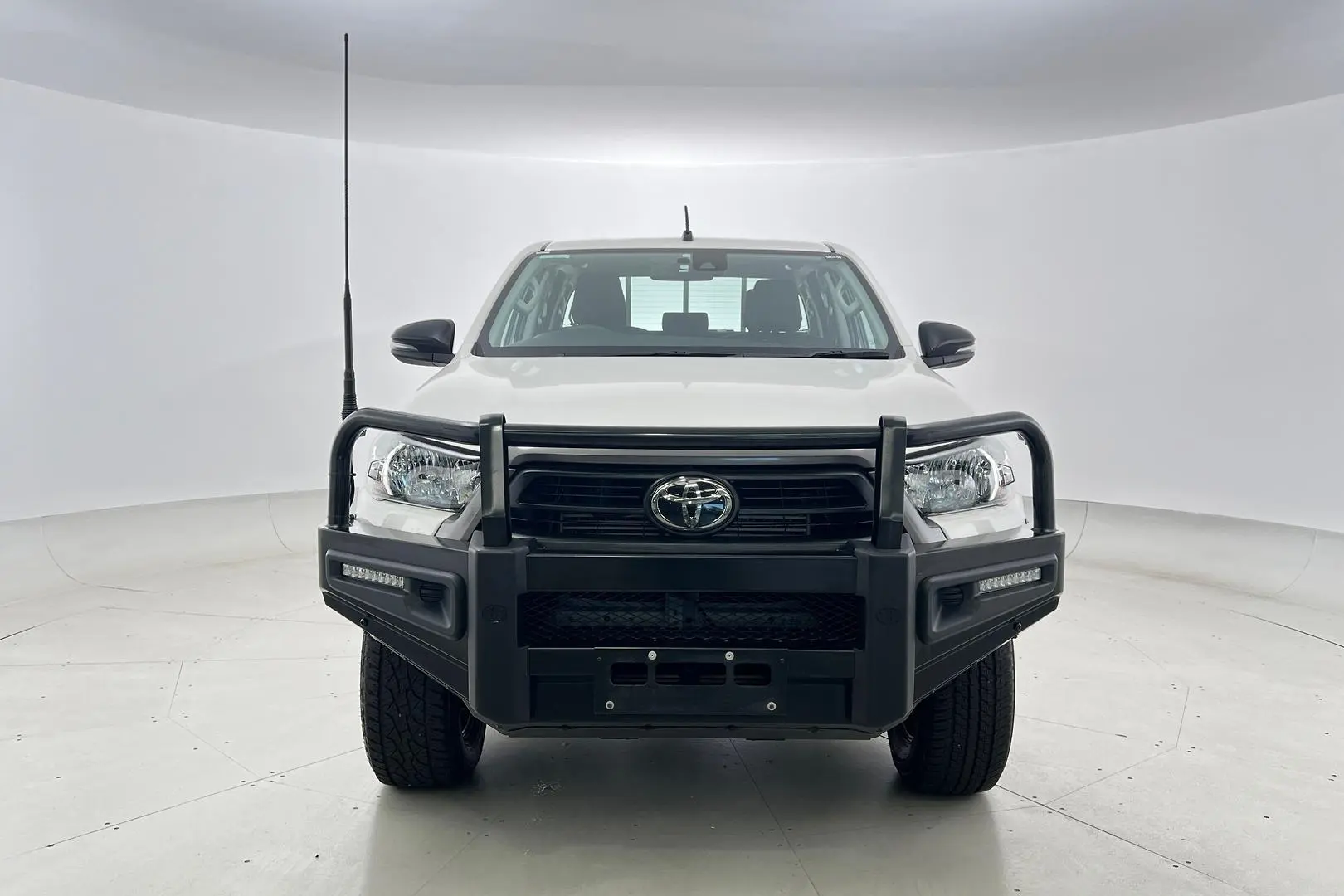 2021 Toyota Hilux Image 3