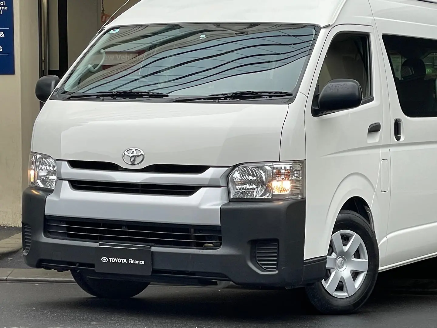 2017 Toyota Hiace Gallery Image 6