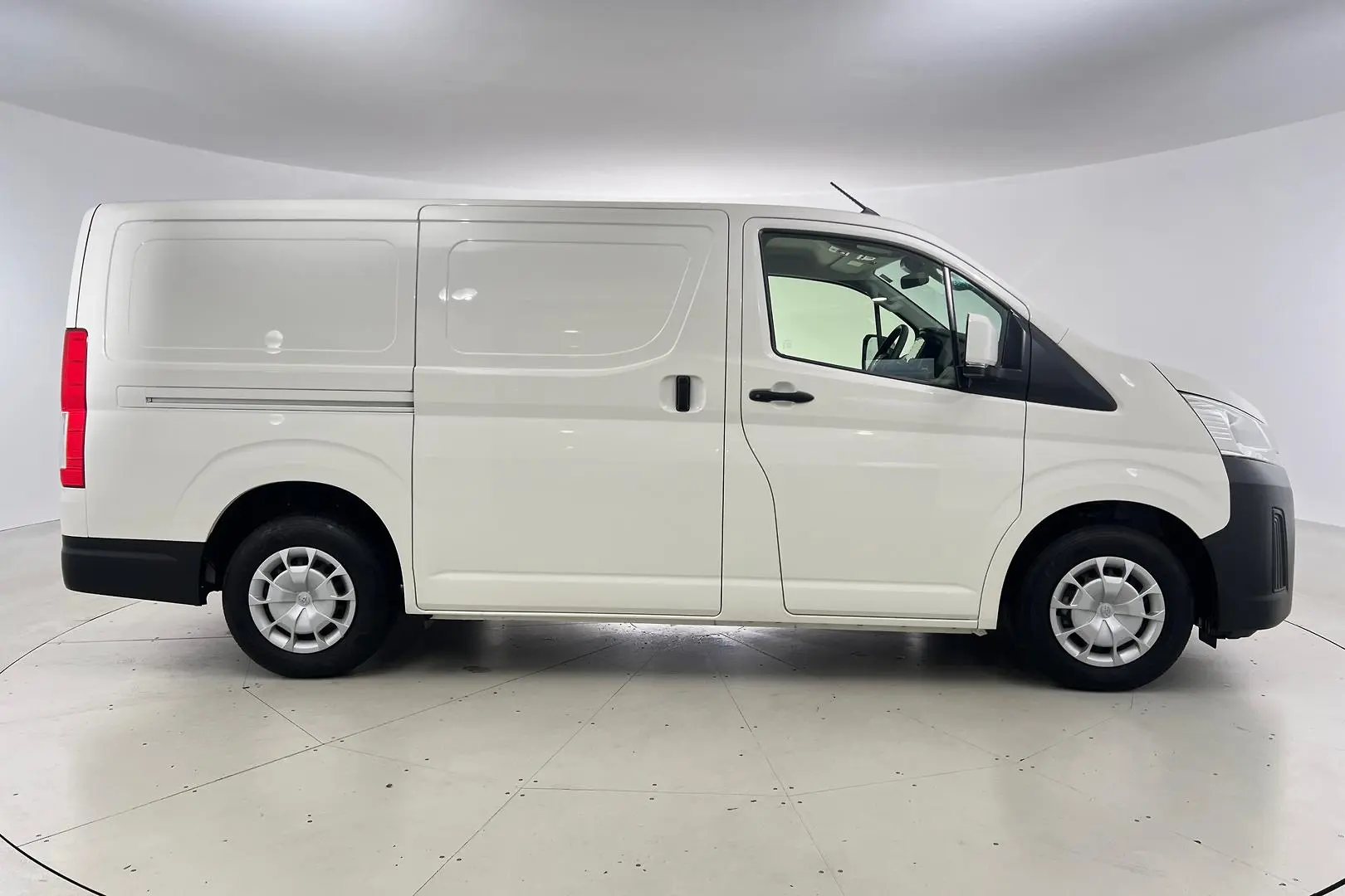 2022 Toyota Hiace Gallery Image 2