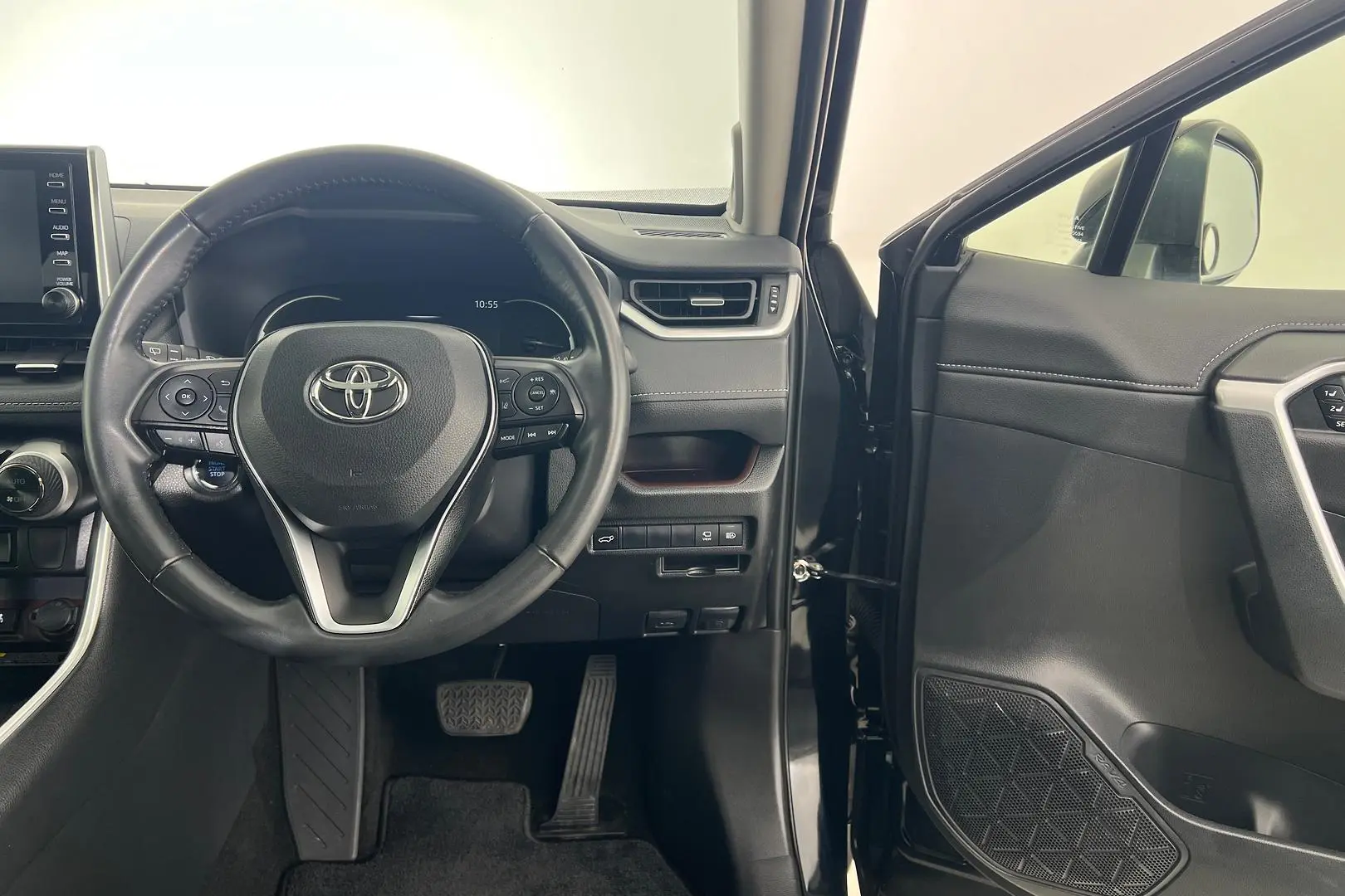 2021 Toyota RAV4 Gallery Image 18