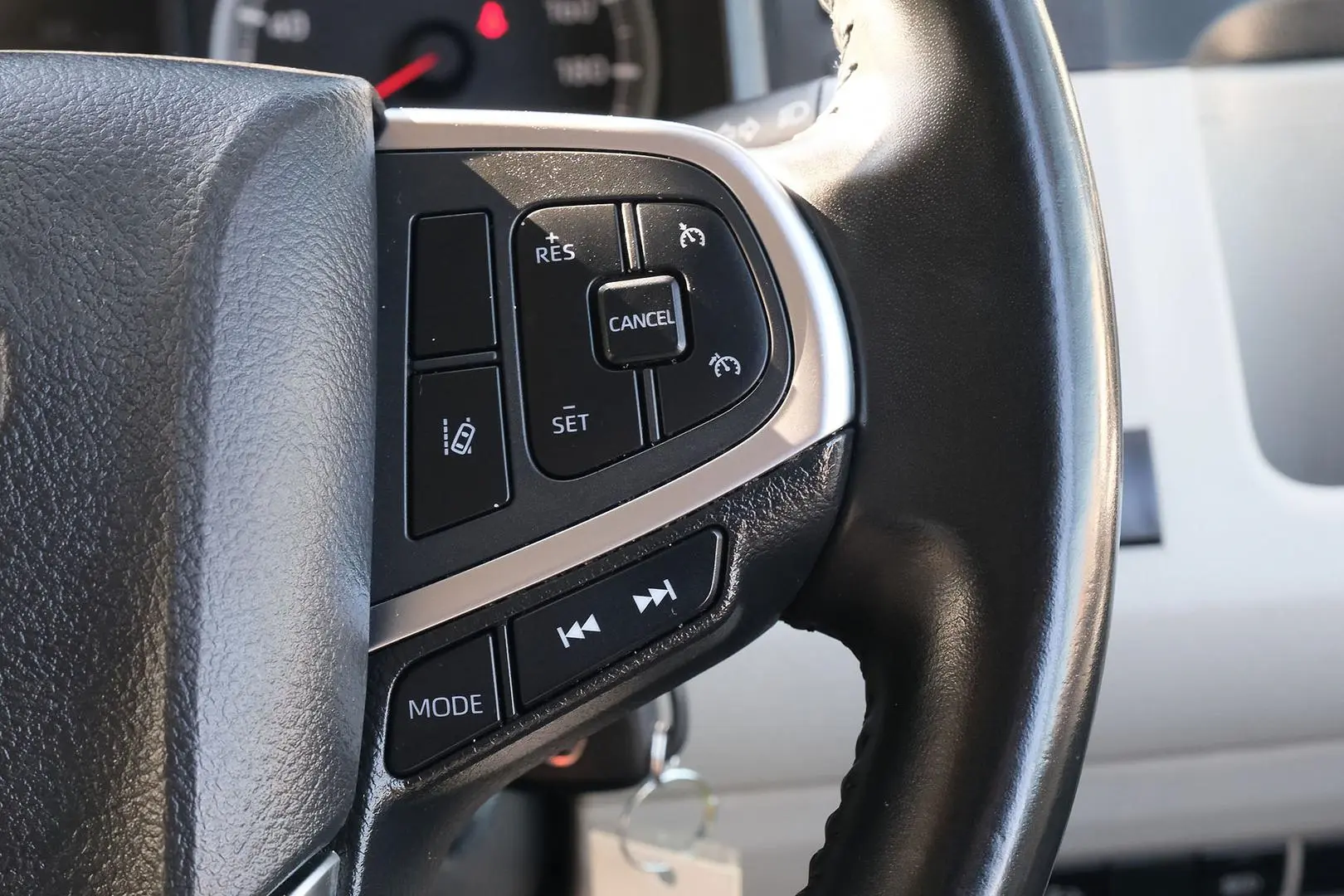 2022 Toyota Hiace Gallery Image 16