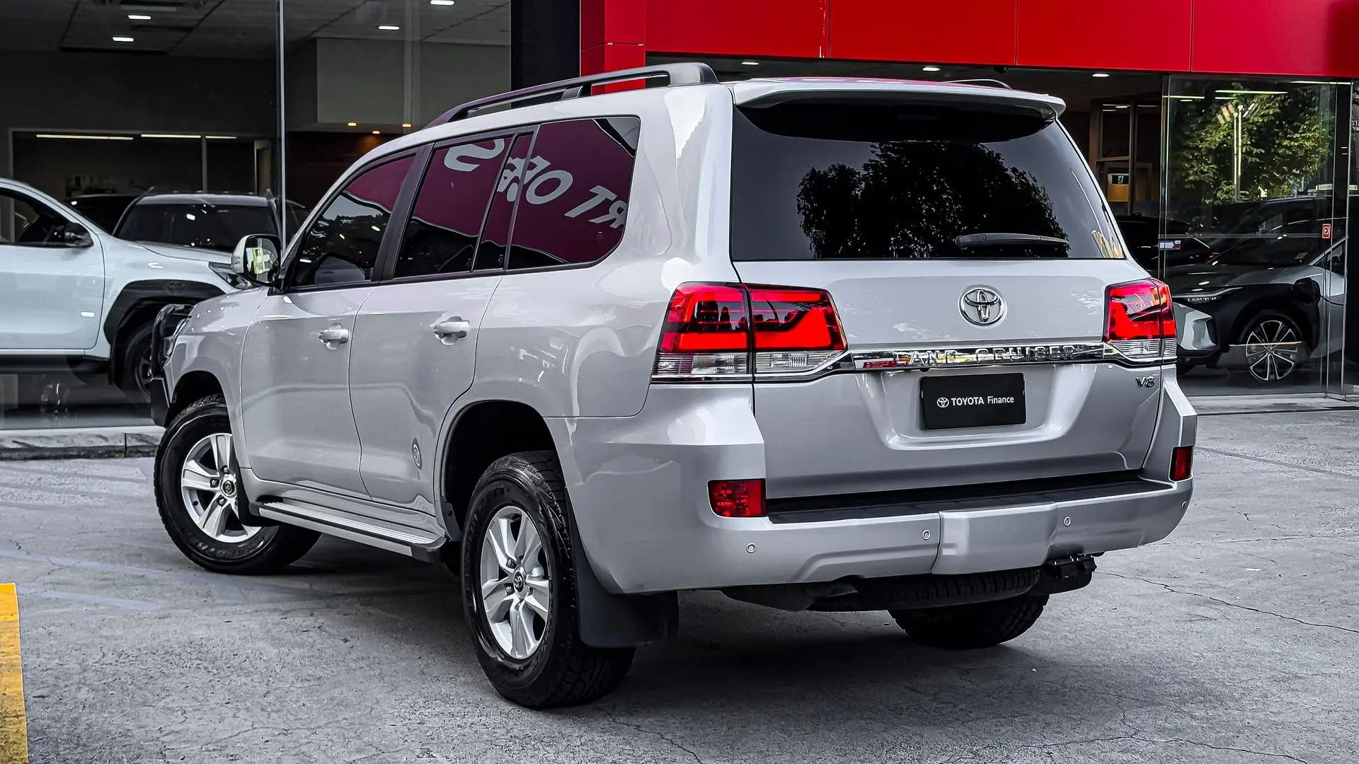 2019 Toyota Landcruiser Gallery Image 2