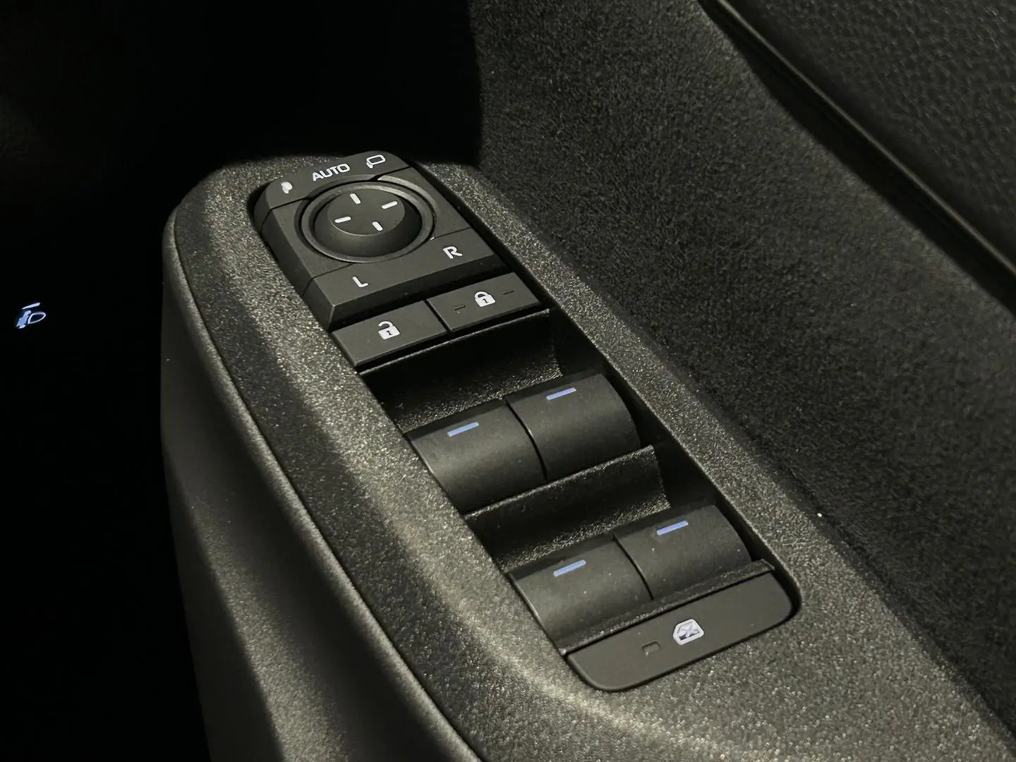 2024 Toyota Yaris Cross Gallery Image 23