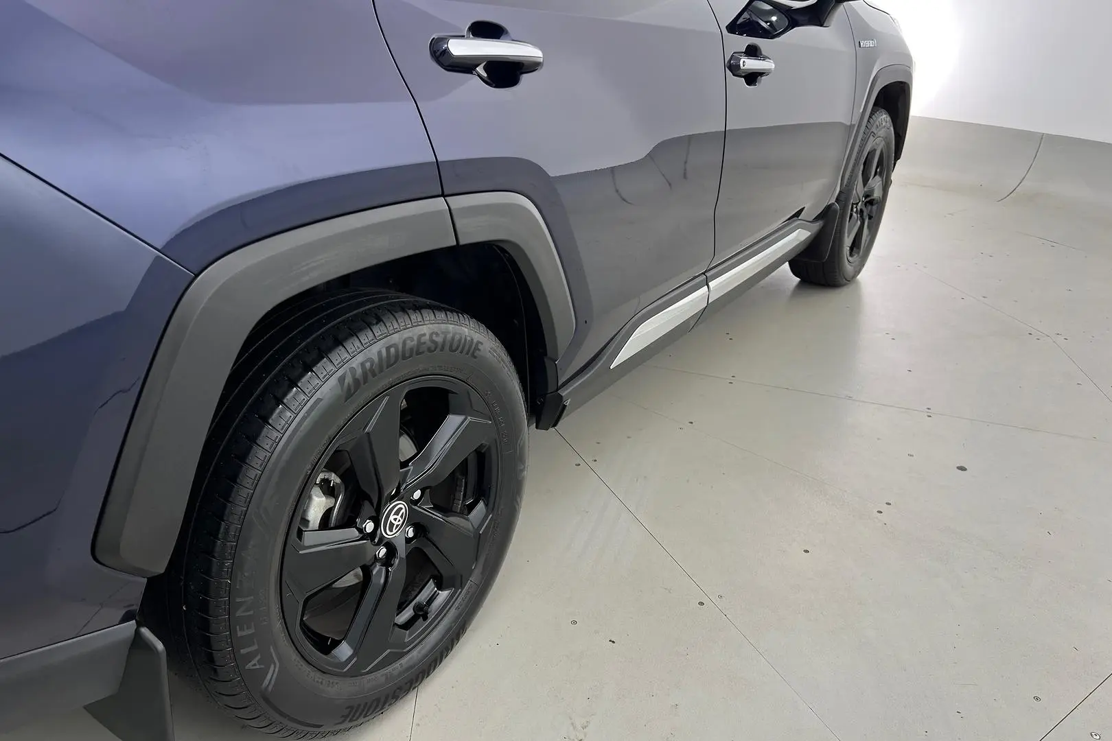 2019 Toyota RAV4 Gallery Image 5