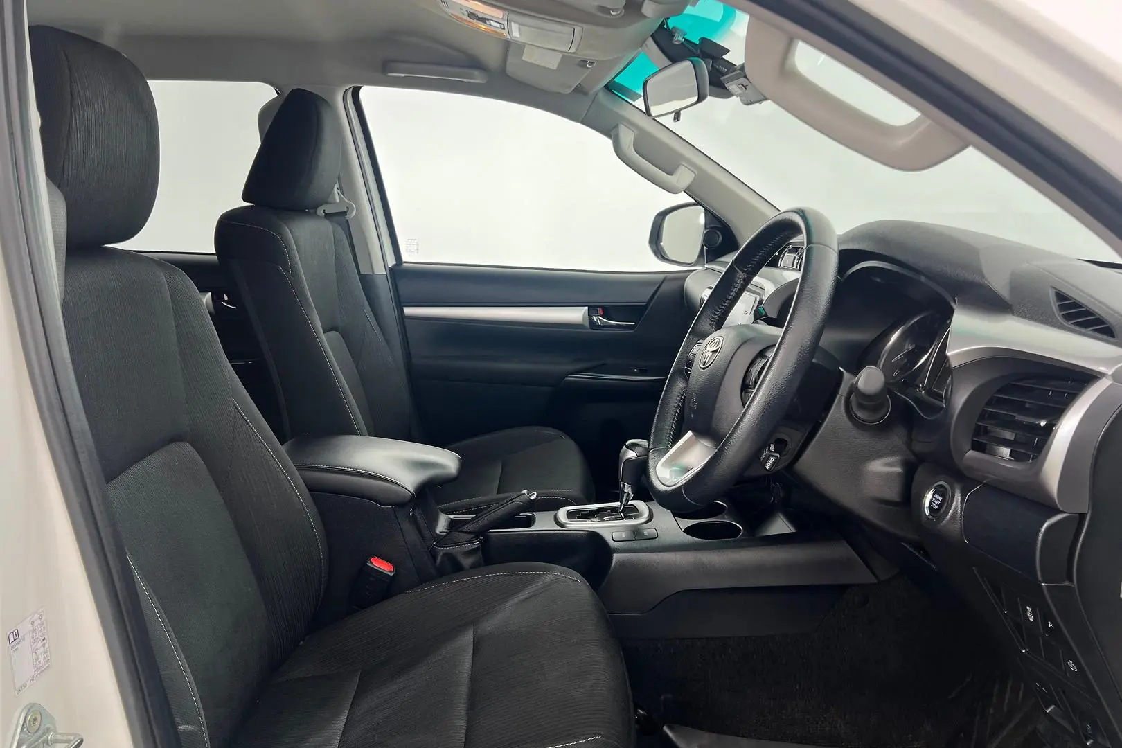 2022 Toyota Hilux Gallery Image 14