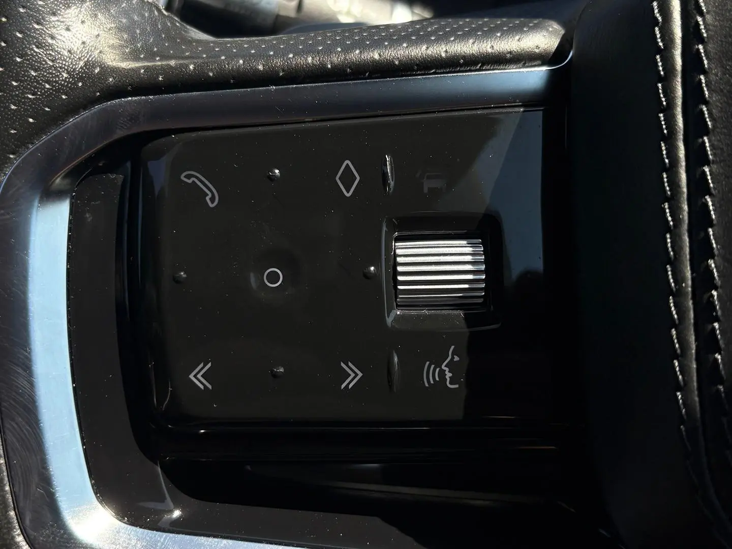 2021 Land Rover Range Rover Evoque Gallery Image 20