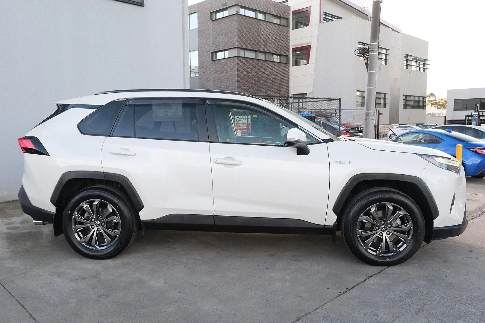 2022 Toyota RAV4 Gallery Image 5