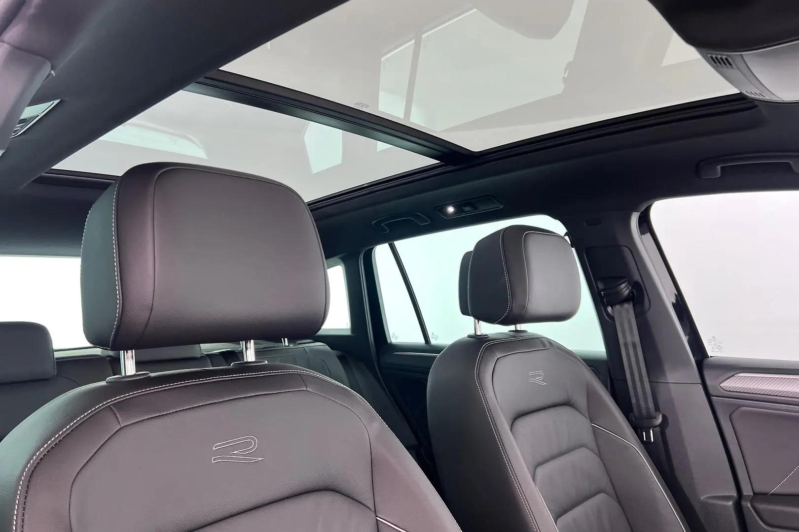 2024 Volkswagen Tiguan Gallery Image 12
