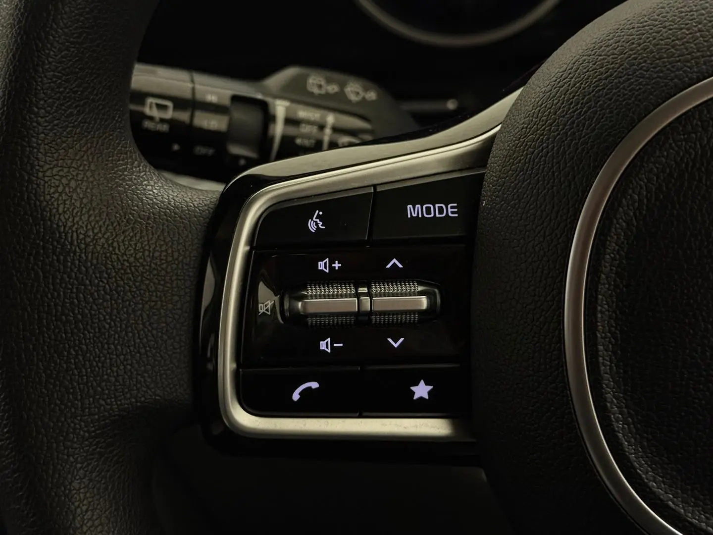 2021 Kia Carnival Gallery Image 23