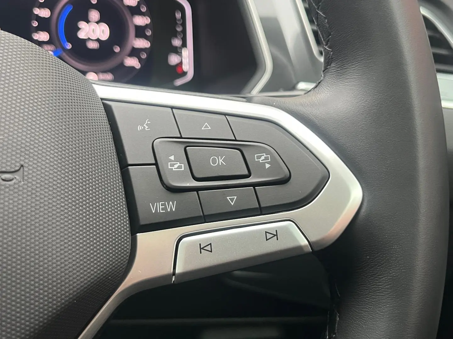 2023 Volkswagen Tiguan Gallery Image 20