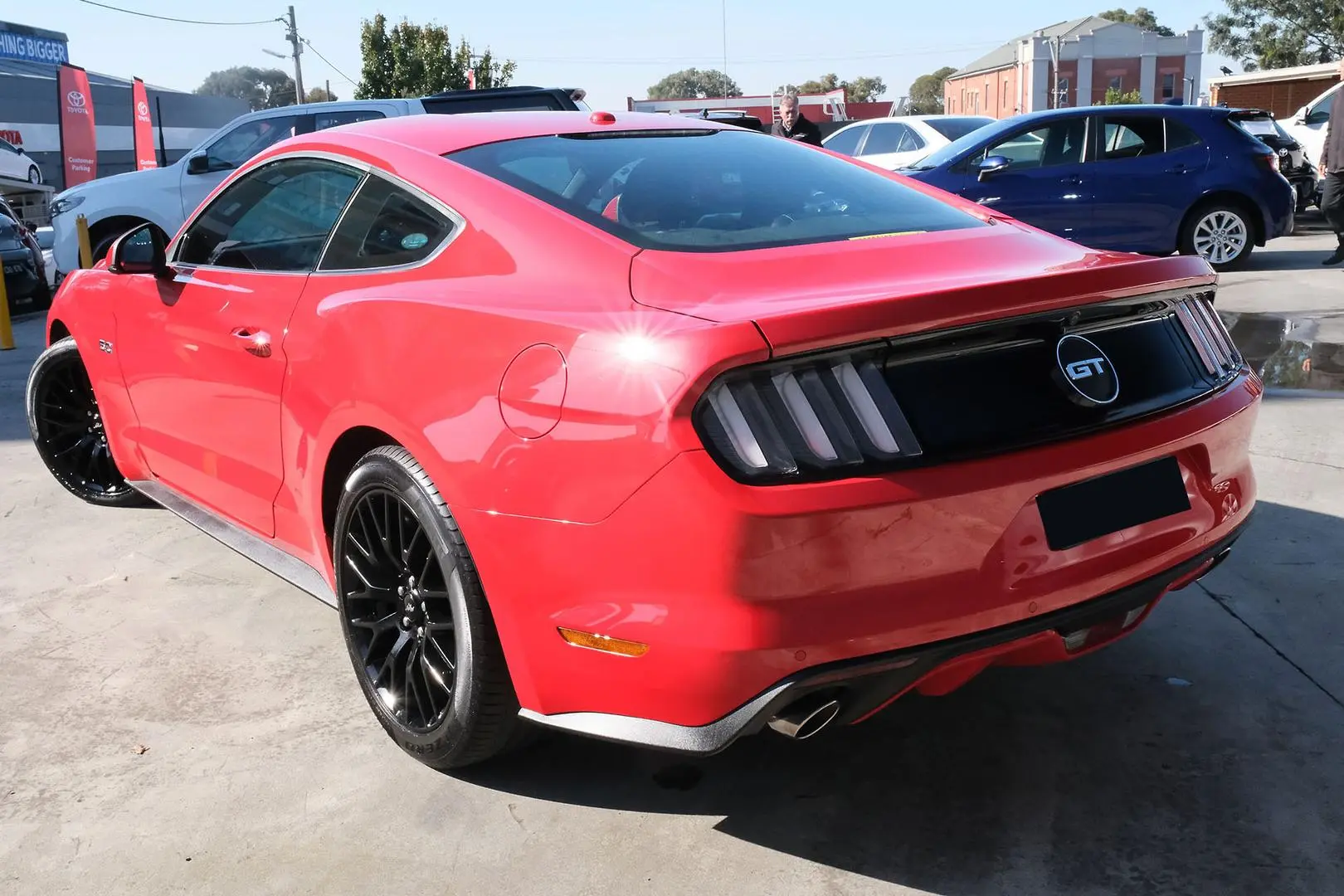 2017 Ford Mustang Gallery Image 2