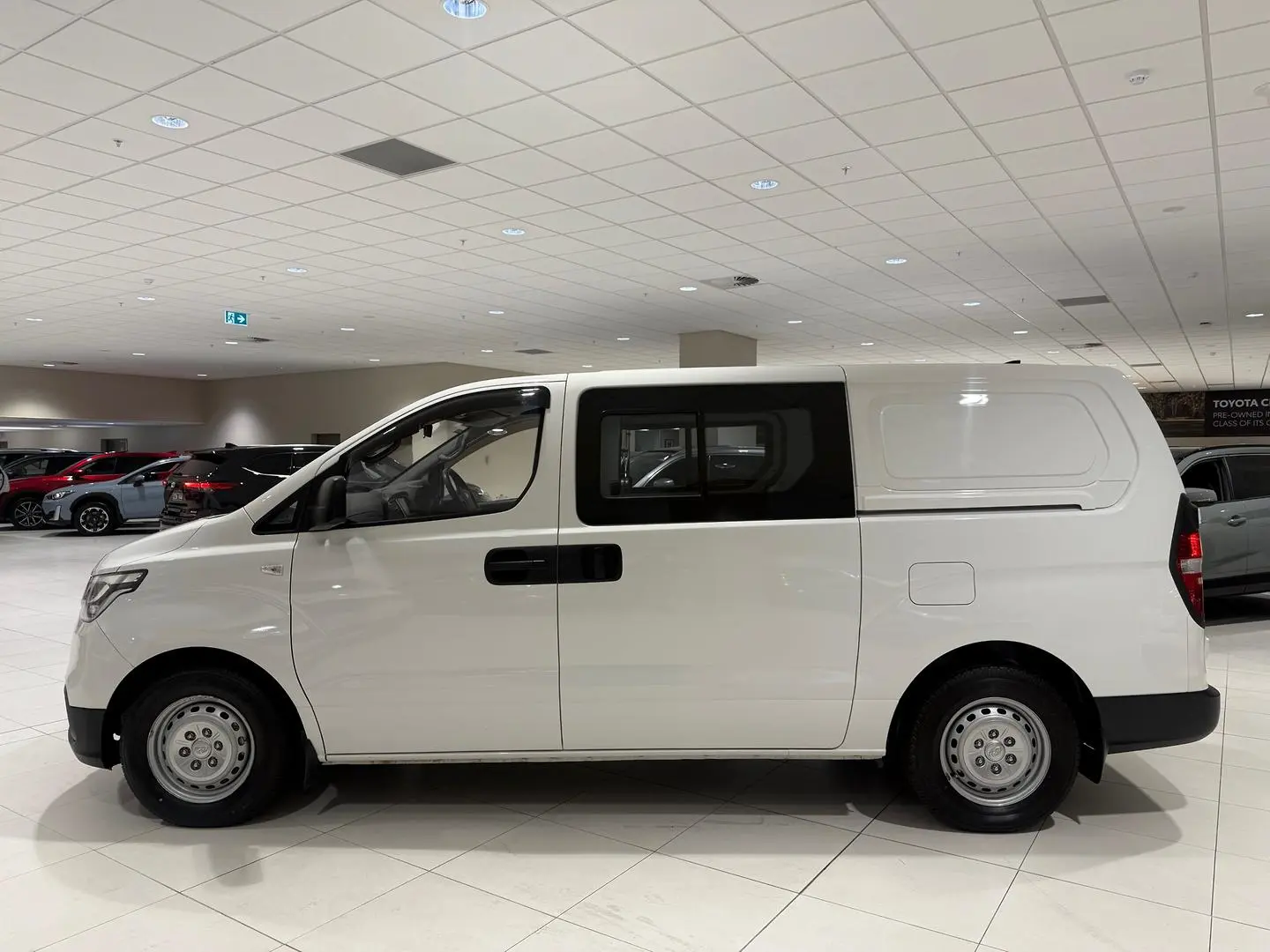 2020 Hyundai iLoad Gallery Image 6