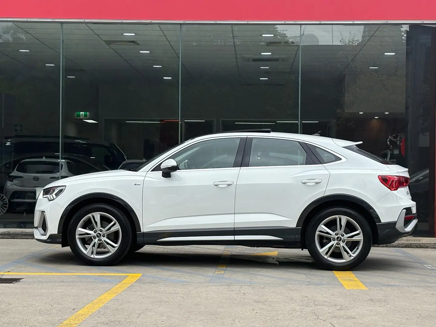 2020 Audi Q3 Gallery Image 6