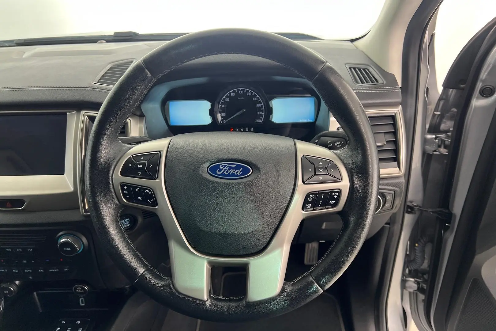 2021 Ford Everest Gallery Image 15