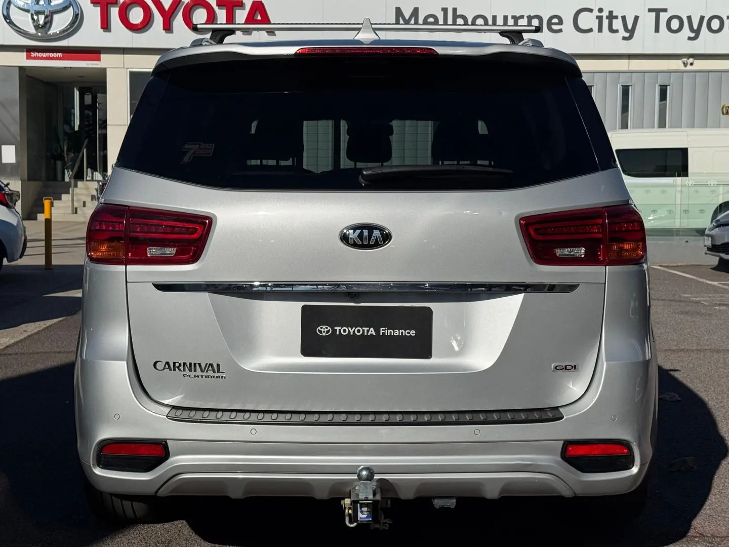 2018 Kia Carnival Gallery Image 6