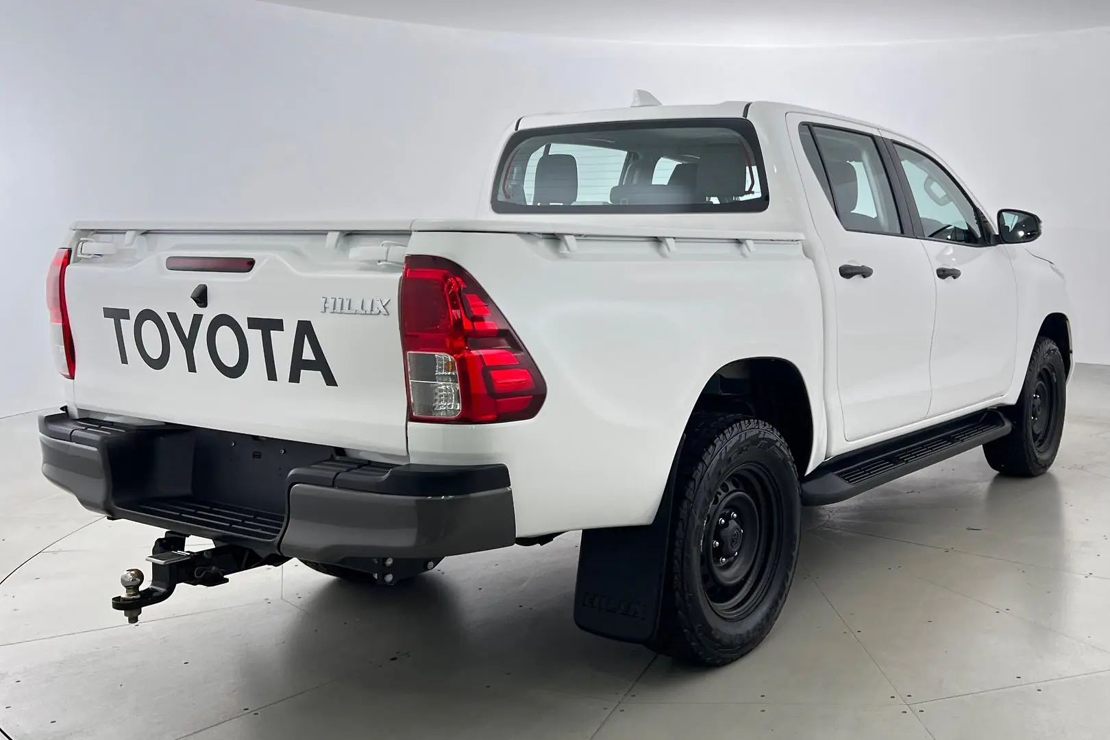 2021 Toyota Hilux Gallery Image 8