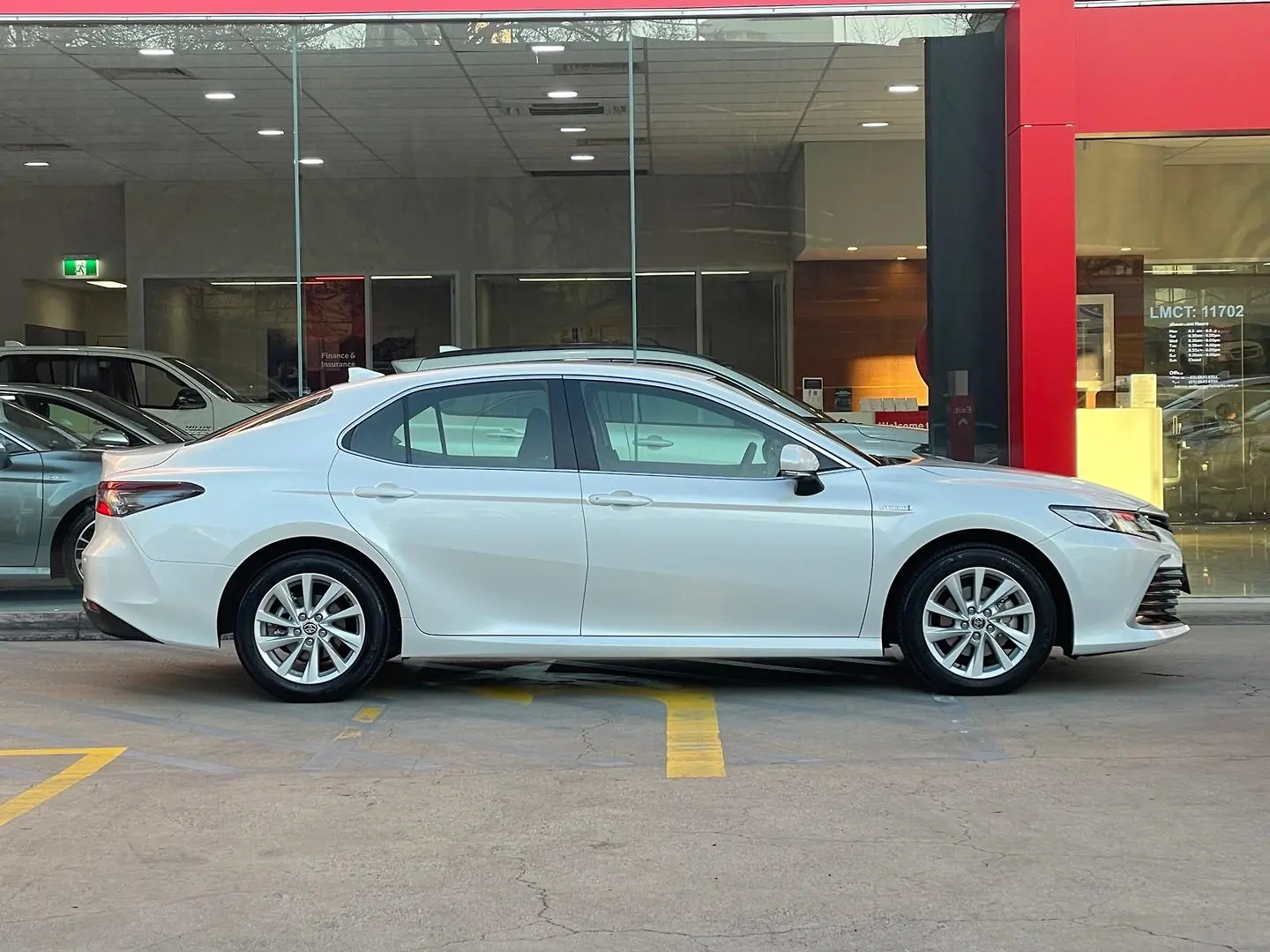 2022 Toyota Camry Gallery Image 2