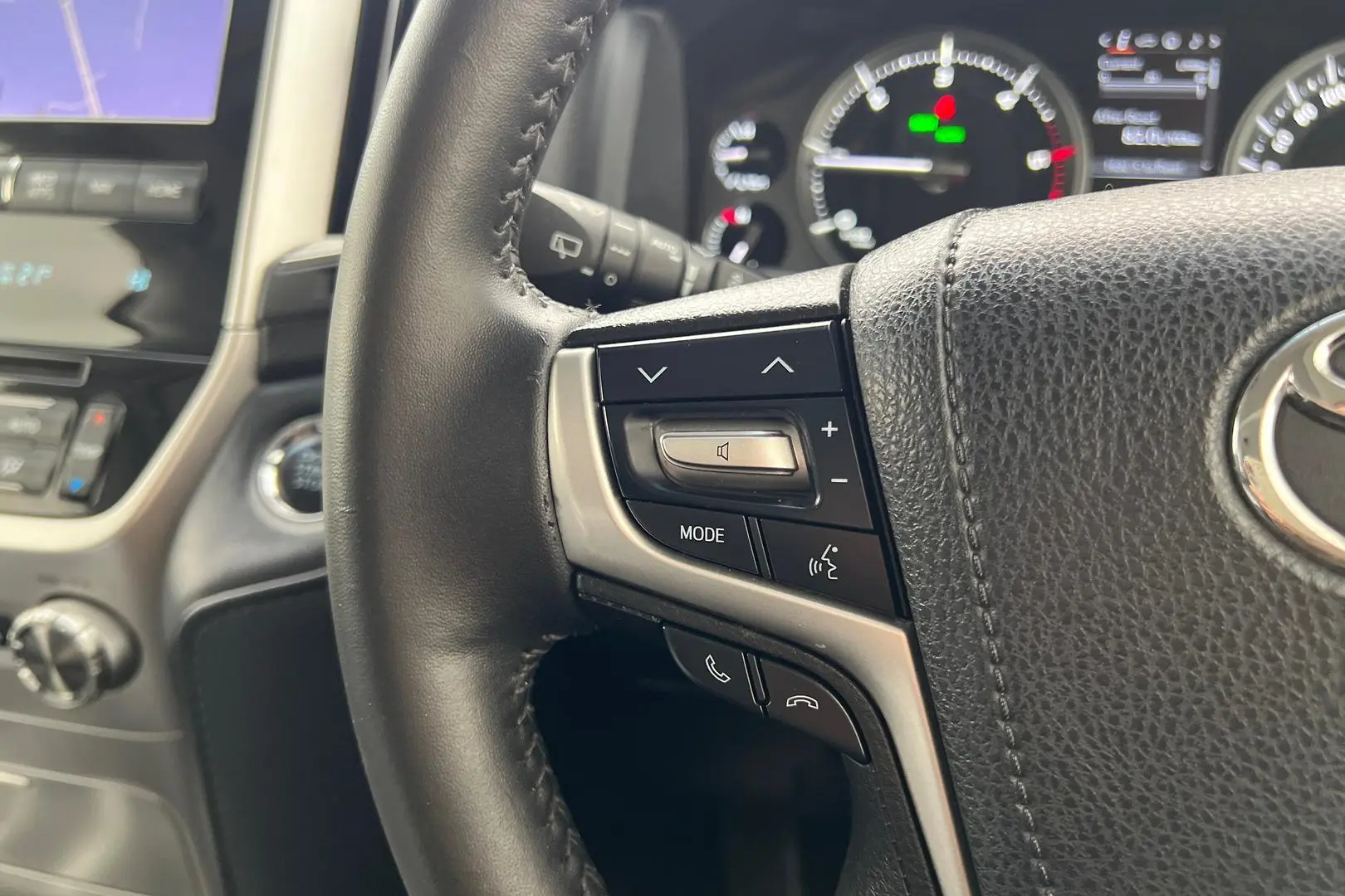 2019 Toyota Landcruiser Gallery Image 16