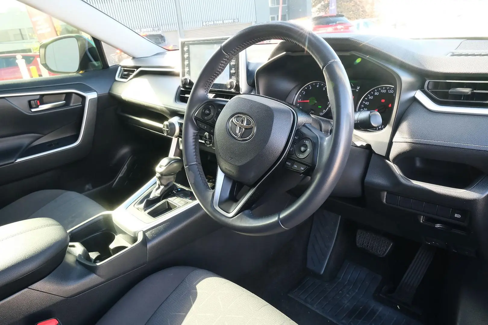 2020 Toyota RAV4 Gallery Image 7
