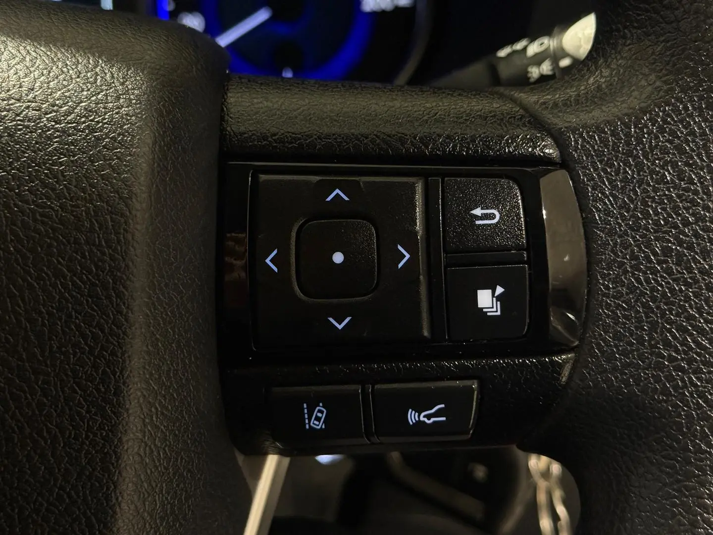 2020 Toyota Hilux Gallery Image 22