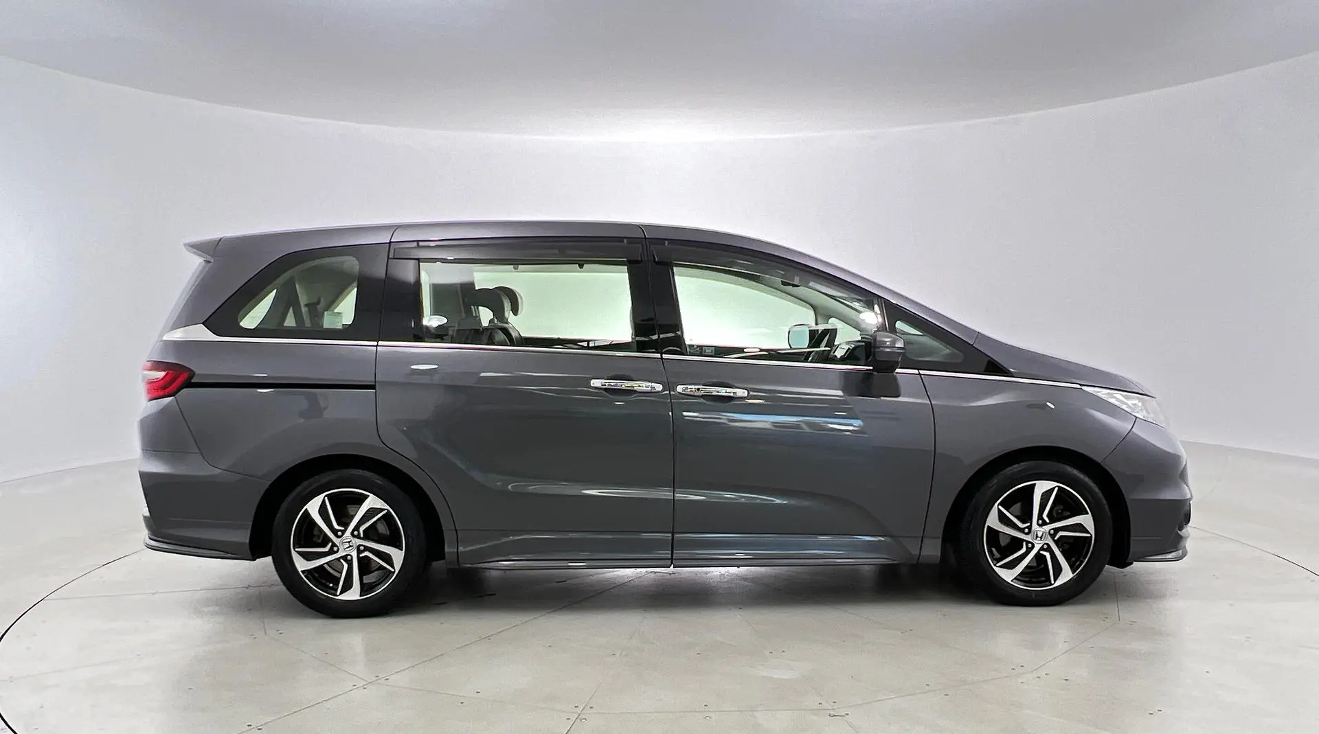 2016 Honda Odyssey Image 5